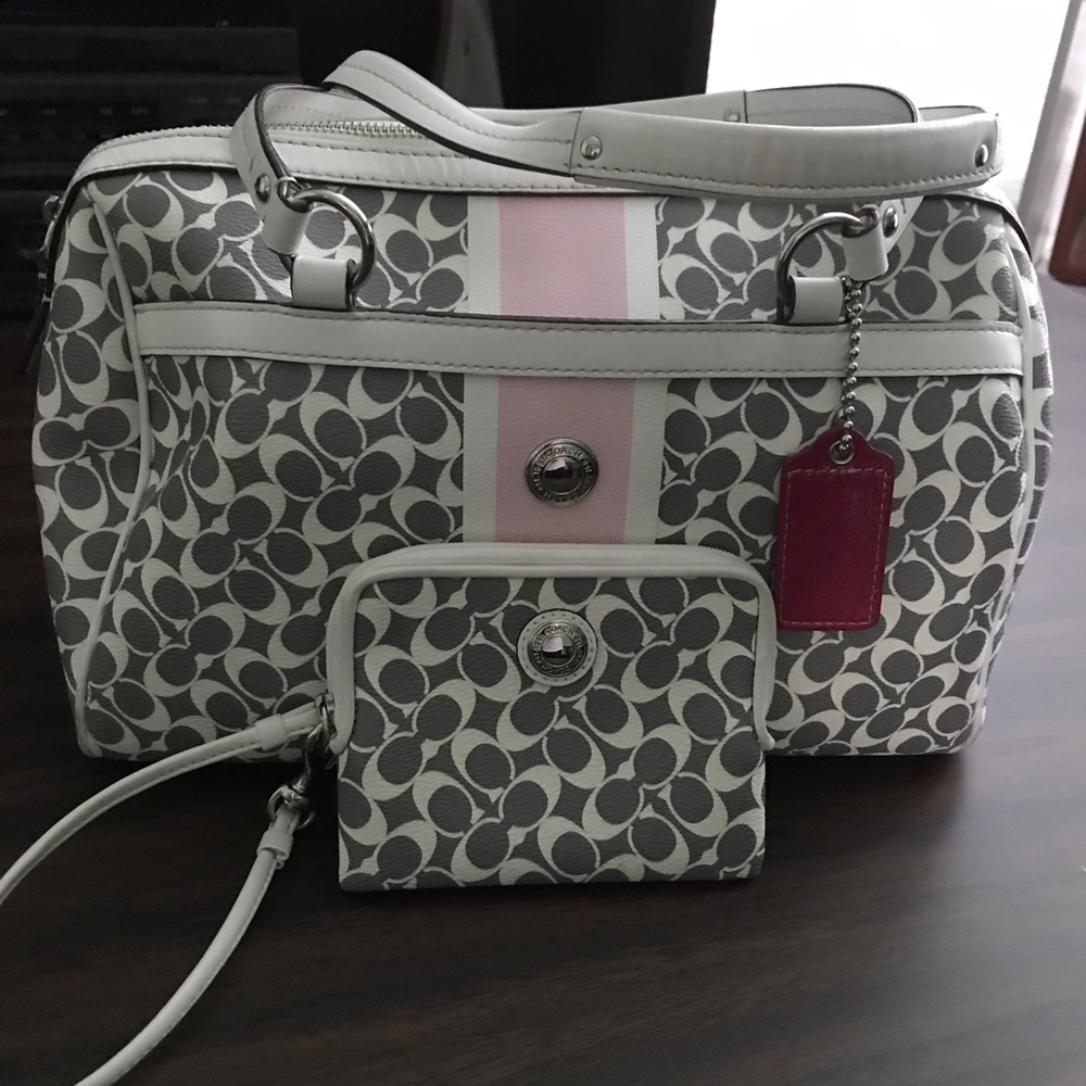 Coach barrel style handbag with matching wristlet
